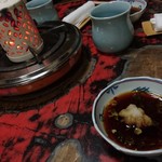 水だき 萬治郎 - 独特の雰囲気を楽しんで下さい。