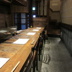 かつ好 - 店内　1Fのカウンター席