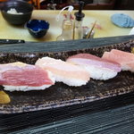 鳥公 - 鳥のにぎり風（酢メシでなく塩メシなのでおにぎり風）　