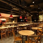 SALVATORE CUOMO & BAR - 赤い窯が目立つスタイリッシュな店内♪