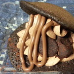 セブンイレブン - もっちりチョコパンケーキどら190円 中はこんな感じ♪