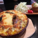 メンチカツバーガー屋 三茄子 - 和牛モツのカレードリア￥1,200