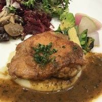 レストラン シャルム - ◇本日のメイン料理【若鳥のもも肉のポワレ】