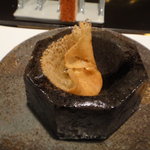 カハラ - エメンタール、グリエール、ブルーチーズのお焦げ