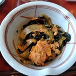 盛岡月が丘食堂 - 鮭とタマネギの和え物