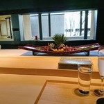 Sushi Aso - お正月の飾り付けではありません。個室のお客様の寿司皿です。