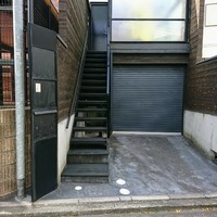 鮨 麻生 平尾山荘 - 小さな表札に気がつきました。