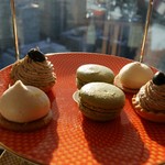 マンダリンオリエンタル 東京 - 抹茶マカロン 黒豆のタルト 生クリームの美味しいやつ