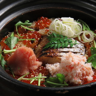 大人気！ほたるの土鍋ご飯「鮮魚、ズワイガニ、いくら、明太子」