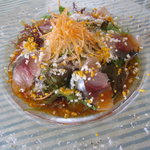 Ｂｉｓｔｒｏ　Ｒ - 前菜の玄ちゃん鯵のカルパッチョ、ソースにはコチュジャンが使われて