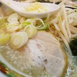 特麺コツ一丁ラーメン - 分厚いチャーシュー