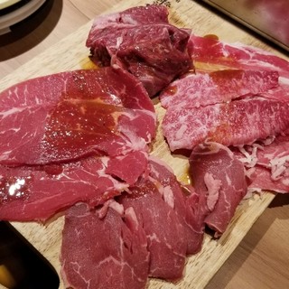 和牛焼肉食べ放題 肉屋の台所_0