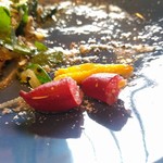 Spice&Dining KALA - フィンガーライム（ブッシュキャビア）入手困難な高級品。初めて食べました。柑橘系フルーツみたいな味。食感はプチプチっとしてキャビアみたいな感じです。もっと食べたいw