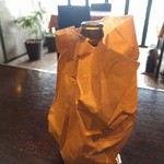 Spice&Dining KALA - インドビール。紙袋に入れたまま飲みます。カーラスタイル。海外のビーチみたいです♪