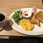 むさしの森珈琲 - ブレンド珈琲＝２１６円 税込
モーニングセットＢ＝５１８円 税込