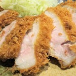 Tonkatsu Hisago - 特上ロースかつ断面