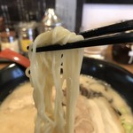 一成 - 麺は細いです