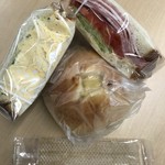 La boulangerie Quignon - 角煮パン      260円      たまごサンド 260円 
                        BLTサンド   300円      