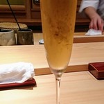 鮨 さかい - 小ビールでクールダウン、昼酒の酔いを洗い流しました。