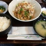 ちょんたま食堂 - 生姜焼き定食680円