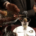 銀座うかい亭 - パフェにブランデーで香りを