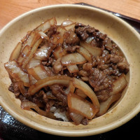 豚捨 KITTE丸の内店 - 牛丼