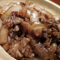豚捨 KITTE丸の内店 - 牛丼；アップ