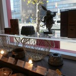 アヴランシュ・ゲネー - 店内模様