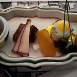 ふるさと料理 杉の子 - 前菜は，自家製からすみ，月環，金柑，松葉むかご， カツオ腹皮，梅豆腐，椎茸からすみ和えです。