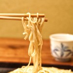 北野坂 こばやし - 細めのお蕎麦です。