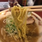 狼スープ - 中太縮れ麺はたまご入り？で甘い