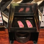 牛カツのタケル - 焼いてます