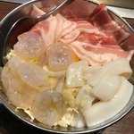 Okonomiyaki Yakisoba Fuugetsu - デラックス玉（イカ豚エビ入り）