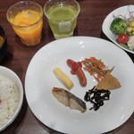 スリーモンキーズカフェ - 朝食バイキング
            龍の卵かけご飯…濃厚です❤