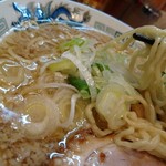 中華蕎麦 春馬 - 麺アップ