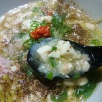 白い麻婆豆腐のよう…