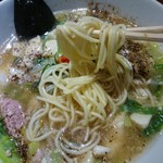 成都正宗担々麺 つじ田 - 生レモンを絞ると辛さがアップ！