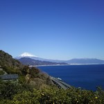Kurasawaya - 近くのサッタ峠から臨む富士山