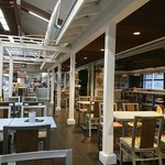 Stinger Ray's Tropical Bar & Grill - 