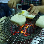 佳吉豆漿店 - 熟練の手さばき。