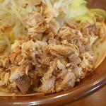 ラーメン階杉 ゆめタウン大竹店 - 解し豚は豚汁浸しで野菜と共喰い