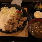 東京湯河原温泉 万葉の湯 - 豚の生姜焼きスキレット丼
