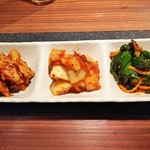 韓’S - キムチ盛り合わせ900円。