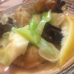 かつぎや - スペシャリテ　牡蠣とレモンの塩炒め　絶品！