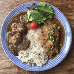 ラクーン - ハーフ&ハーフ 1000円(税込) 注文
      定番：ポークカレー
      週替わり：サバカレー