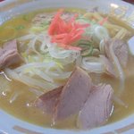 一龍 - ニンニクラーメンにワンタン追加で大盛り！