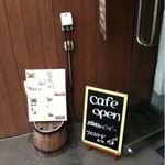クロスロードカフェ - 入口のメニュー