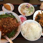 台湾料理 シンオウ - 豚肉の四川風炒めと台湾ラーメン