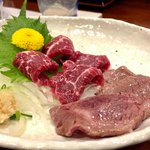 Kumamoto Dining Kitchen Basashi Izakaya - 馬刺し あぶり(ハーフ&ハーフ) 1,500円