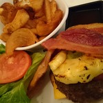 Hilton Waikiki Beach - 